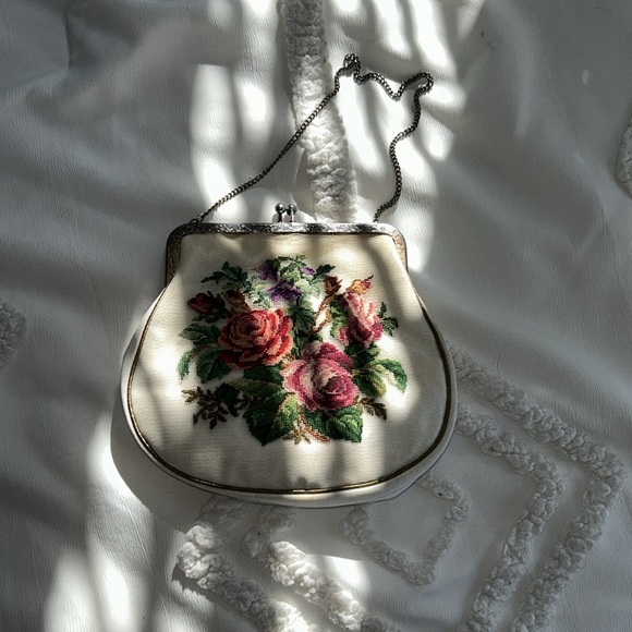 Vintage floral needle point purse - Picture 12 of 12